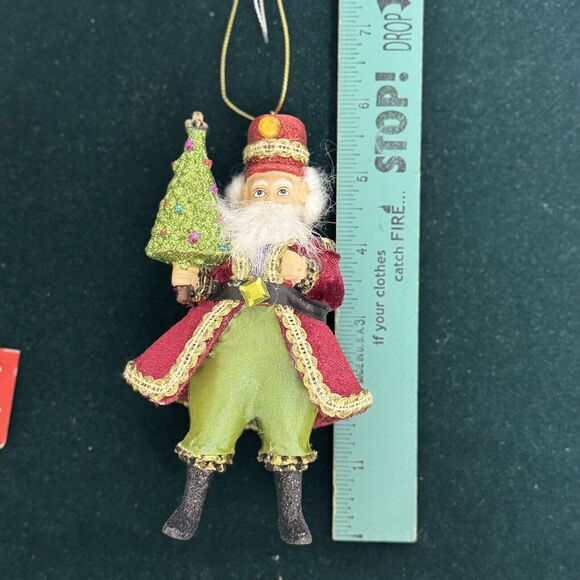 2 Katherine’s Collection Ornaments NWT Nutcrackers / Santa Holding Tree 6" - Picture 6 of 8